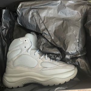 Brand new never worn yeezy hiking boot